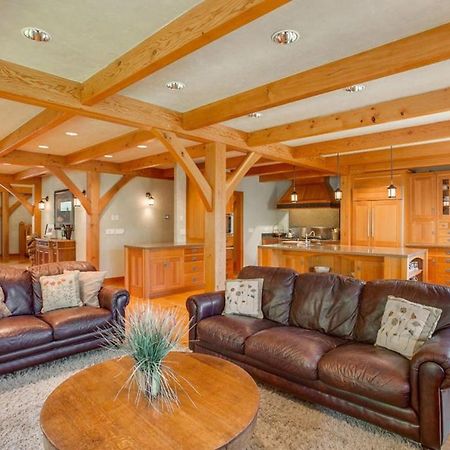 Snowgrass Lodge - River, Mountain Views & Hot Tub 莱文沃思 外观 照片
