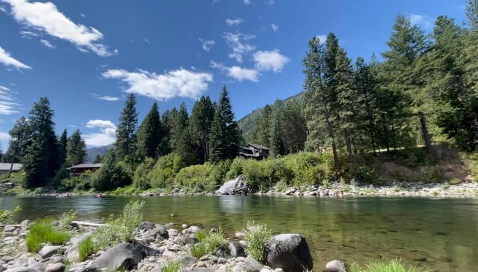 Snowgrass Lodge - River, Mountain Views & Hot Tub 莱文沃思 外观 照片